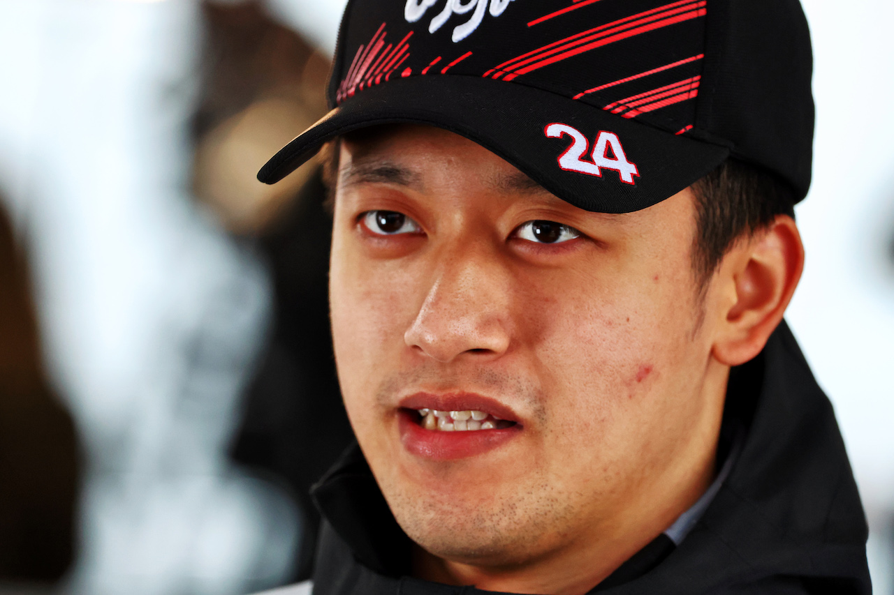GP EMILIA ROMAGNA, Guanyu Zhou (CHN) Alfa Romeo F1 Team.
22.04.2022. Formula 1 World Championship, Rd 4, Emilia Romagna Grand Prix, Imola, Italy, Qualifiche Day.
- www.xpbimages.com, EMail: requests@xpbimages.com © Copyright: Batchelor / XPB Images