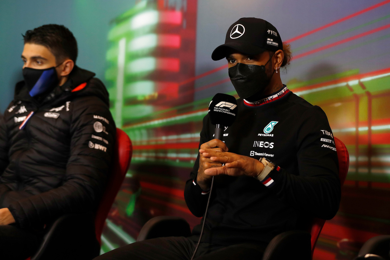 GP EMILIA ROMAGNA, Lewis Hamilton (GBR) Mercedes AMG F1 in the FIA Press Conference.
22.04.2022. Formula 1 World Championship, Rd 4, Emilia Romagna Grand Prix, Imola, Italy, Qualifiche Day.
- www.xpbimages.com, EMail: requests@xpbimages.com © Copyright: XPB Images