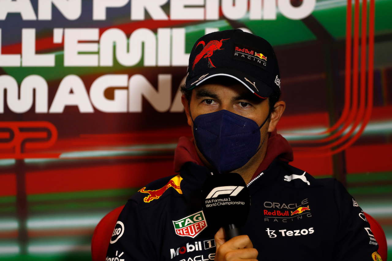 GP EMILIA ROMAGNA, Sergio Perez (MEX) Red Bull Racing in the FIA Press Conference.
22.04.2022. Formula 1 World Championship, Rd 4, Emilia Romagna Grand Prix, Imola, Italy, Qualifiche Day.
- www.xpbimages.com, EMail: requests@xpbimages.com © Copyright: XPB Images