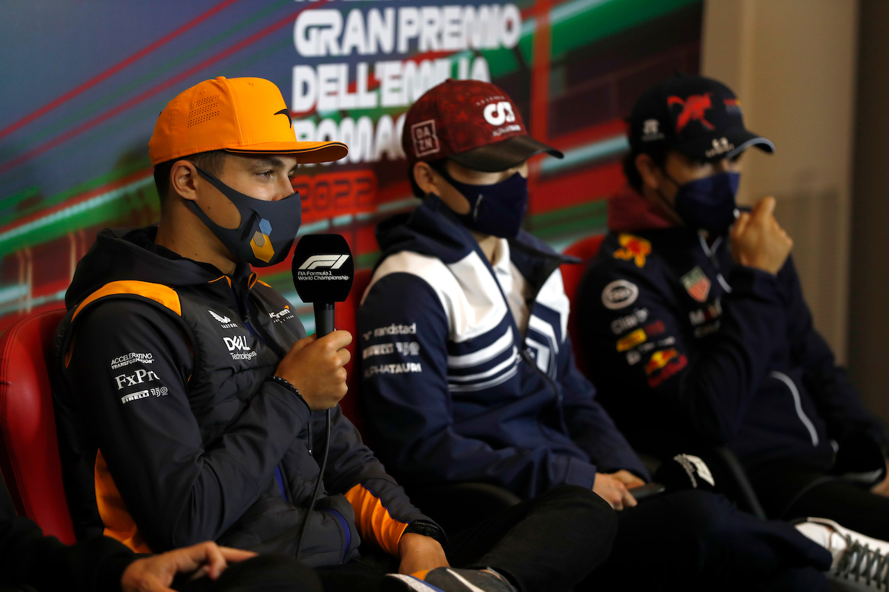 GP EMILIA ROMAGNA, Lando Norris (GBR) McLaren in the FIA Press Conference.
22.04.2022. Formula 1 World Championship, Rd 4, Emilia Romagna Grand Prix, Imola, Italy, Qualifiche Day.
- www.xpbimages.com, EMail: requests@xpbimages.com © Copyright: XPB Images