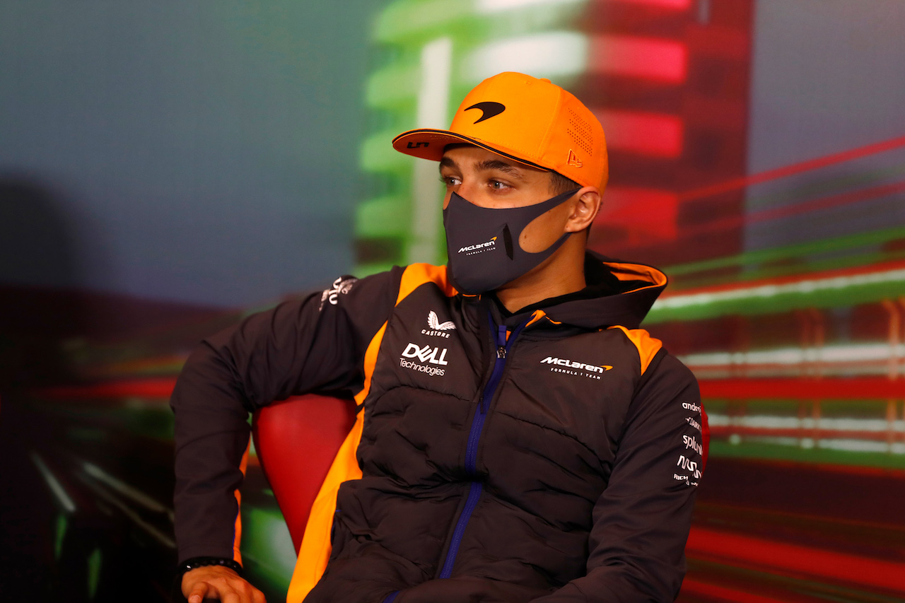 GP EMILIA ROMAGNA, Lando Norris (GBR) McLaren in the FIA Press Conference.
22.04.2022. Formula 1 World Championship, Rd 4, Emilia Romagna Grand Prix, Imola, Italy, Qualifiche Day.
- www.xpbimages.com, EMail: requests@xpbimages.com © Copyright: XPB Images