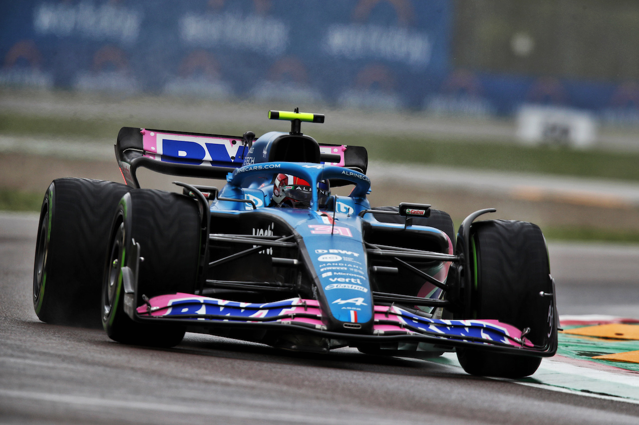 GP EMILIA ROMAGNA, Esteban Ocon (FRA) Alpine F1 Team A522.
22.04.2022. Formula 1 World Championship, Rd 4, Emilia Romagna Grand Prix, Imola, Italy, Qualifiche Day.
 - www.xpbimages.com, EMail: requests@xpbimages.com © Copyright: Coates / XPB Images