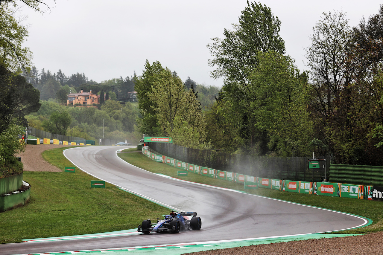 GP EMILIA ROMAGNA, Nicholas Latifi (CDN) Williams Racing FW44.
22.04.2022. Formula 1 World Championship, Rd 4, Emilia Romagna Grand Prix, Imola, Italy, Qualifiche Day.
- www.xpbimages.com, EMail: requests@xpbimages.com © Copyright: Charniaux / XPB Images
