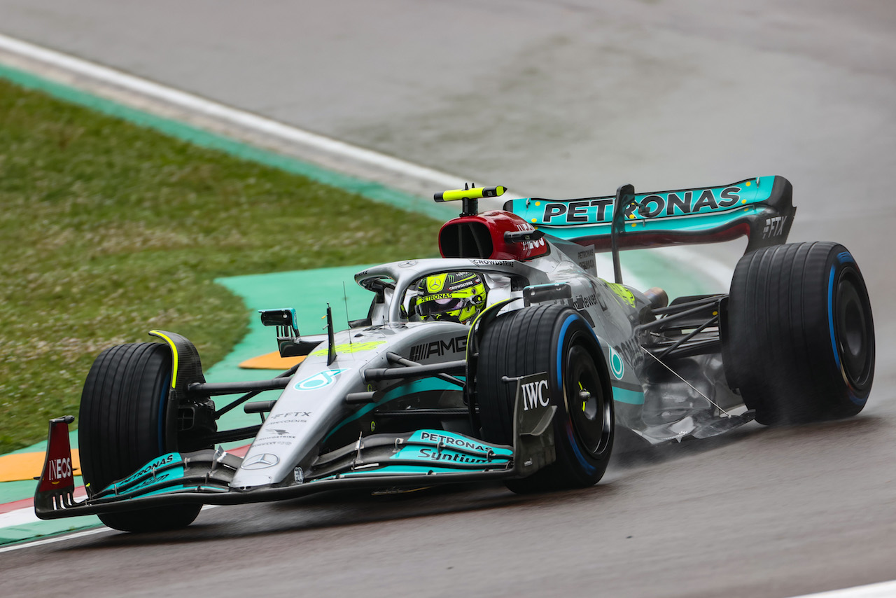 GP EMILIA ROMAGNA, Lewis Hamilton (GBR), Mercedes AMG F1  
22.04.2022. Formula 1 World Championship, Rd 4, Emilia Romagna Grand Prix, Imola, Italy, Qualifiche Day.
- www.xpbimages.com, EMail: requests@xpbimages.com © Copyright: Charniaux / XPB Images