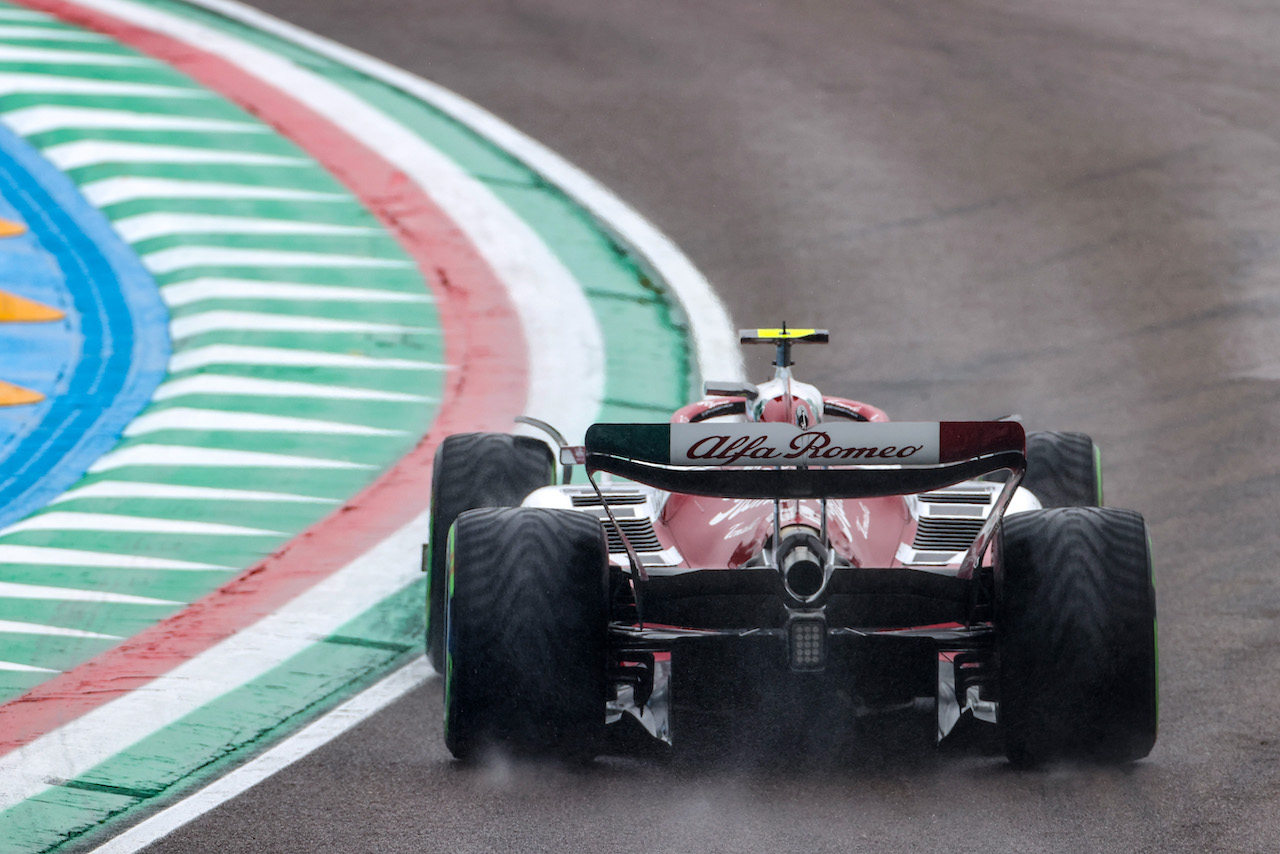 GP EMILIA ROMAGNA, Guanyu Zhou (CHI), Alfa Romeo Racing 
22.04.2022. Formula 1 World Championship, Rd 4, Emilia Romagna Grand Prix, Imola, Italy, Qualifiche Day.
- www.xpbimages.com, EMail: requests@xpbimages.com © Copyright: Charniaux / XPB Images