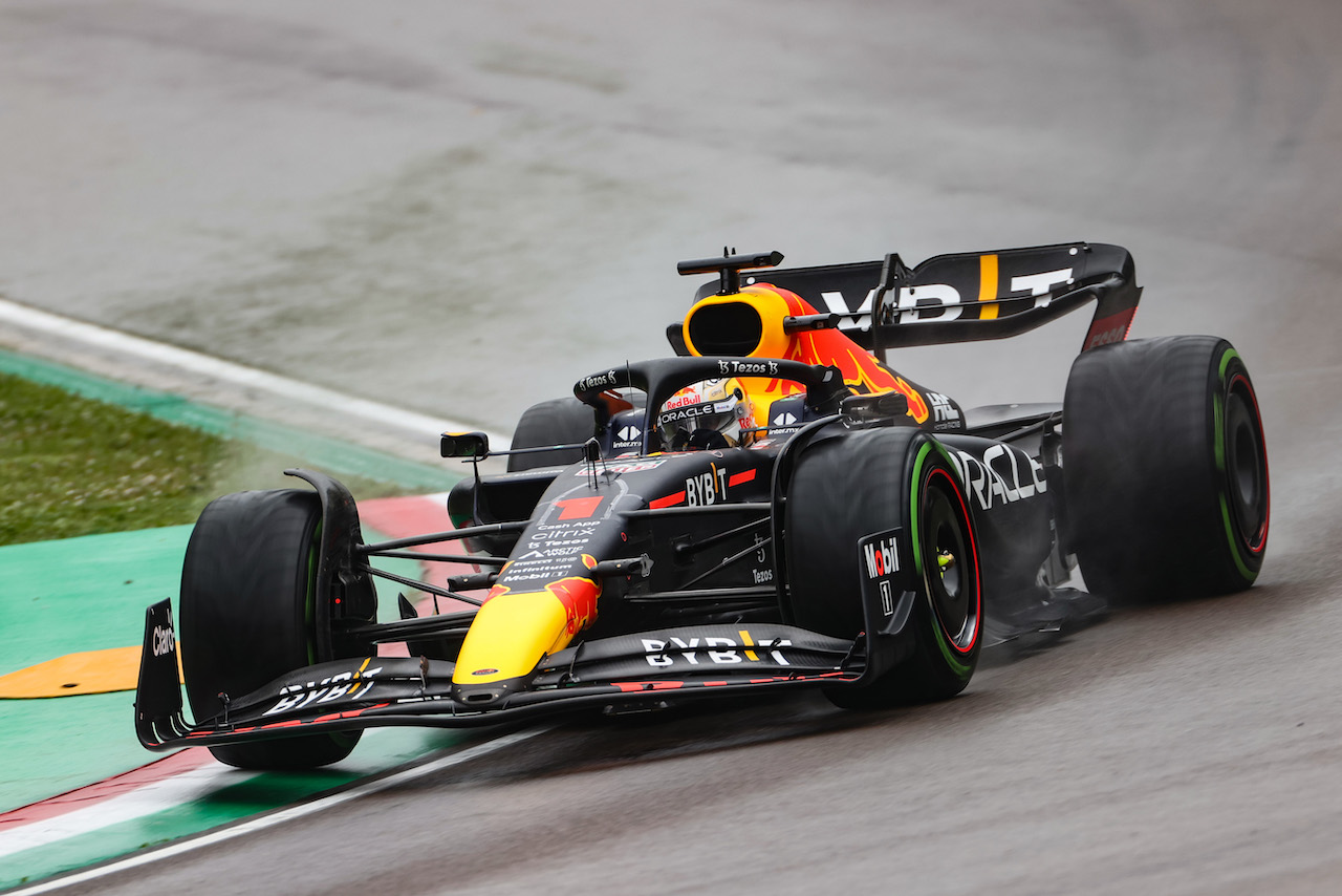 GP EMILIA ROMAGNA, Max Verstappen (NLD), Red Bull Racing 
22.04.2022. Formula 1 World Championship, Rd 4, Emilia Romagna Grand Prix, Imola, Italy, Qualifiche Day.
- www.xpbimages.com, EMail: requests@xpbimages.com ¬© Copyright: Charniaux / XPB Images