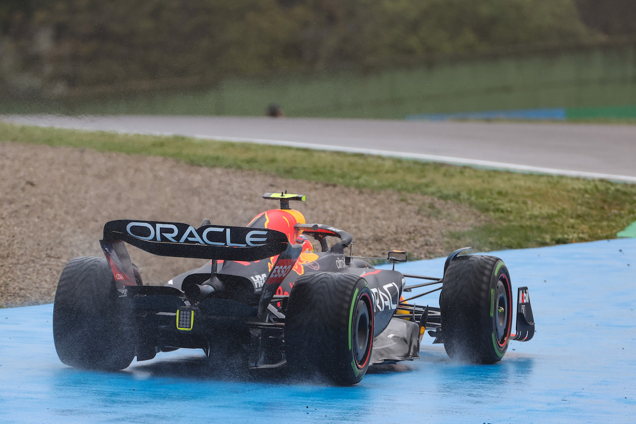 GP EMILIA ROMAGNA, Sergio Perez (MEX), Red Bull Racing 
22.04.2022. Formula 1 World Championship, Rd 4, Emilia Romagna Grand Prix, Imola, Italy, Qualifiche Day.
- www.xpbimages.com, EMail: requests@xpbimages.com © Copyright: Charniaux / XPB Images