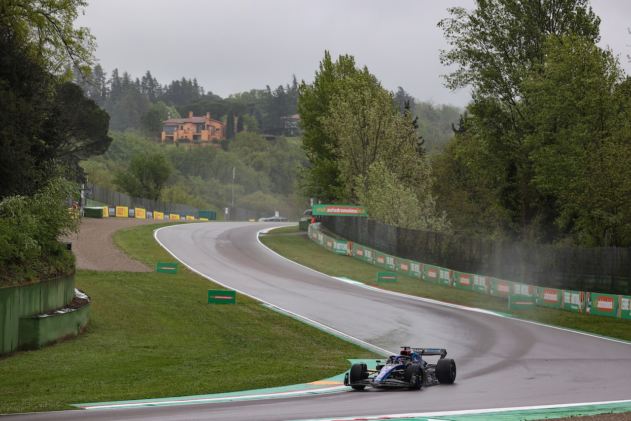 GP EMILIA ROMAGNA, Alex Albon (THA), Williams F1 Team 
22.04.2022. Formula 1 World Championship, Rd 4, Emilia Romagna Grand Prix, Imola, Italy, Qualifiche Day.
- www.xpbimages.com, EMail: requests@xpbimages.com ¬© Copyright: Charniaux / XPB Images