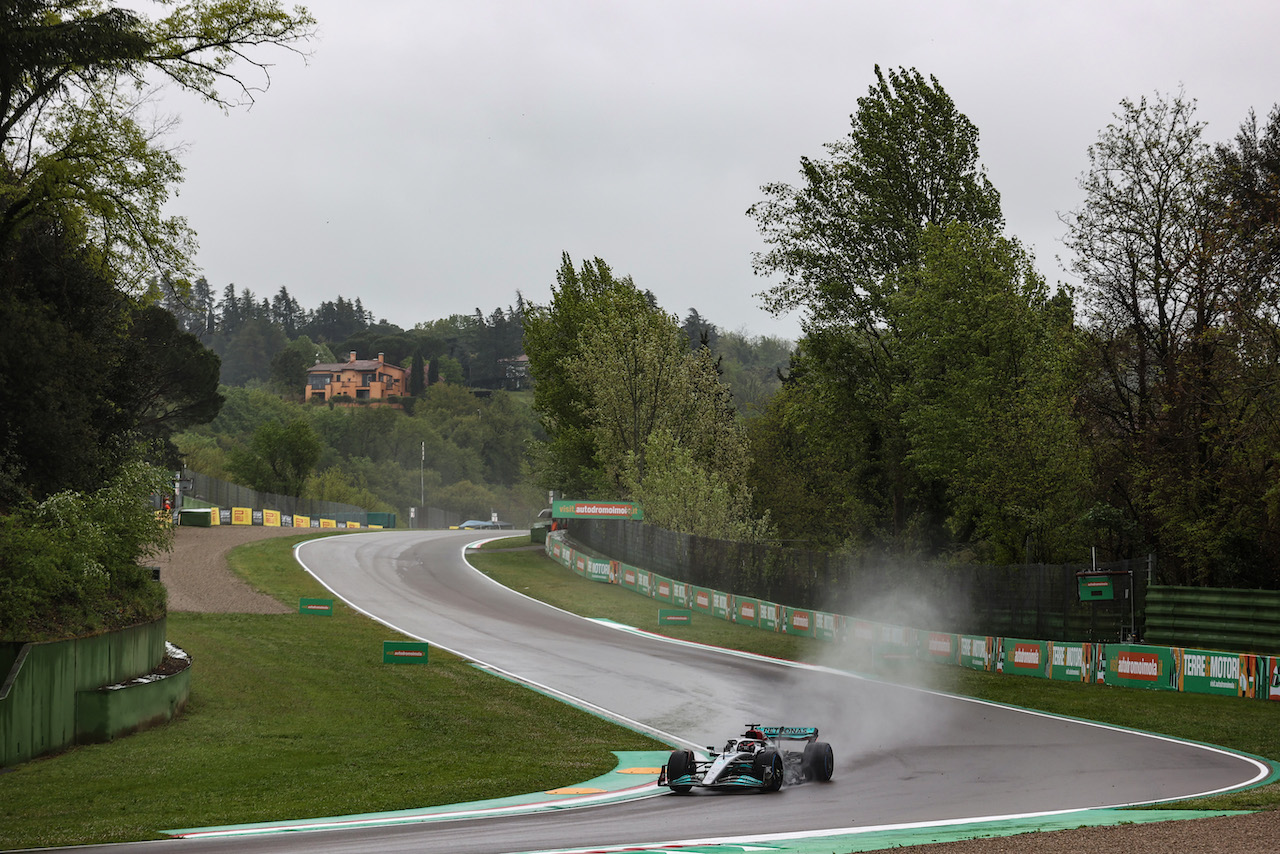 GP EMILIA ROMAGNA, George Russell (GBR), Mercedes AMG F1 
22.04.2022. Formula 1 World Championship, Rd 4, Emilia Romagna Grand Prix, Imola, Italy, Qualifiche Day.
- www.xpbimages.com, EMail: requests@xpbimages.com ¬© Copyright: Charniaux / XPB Images