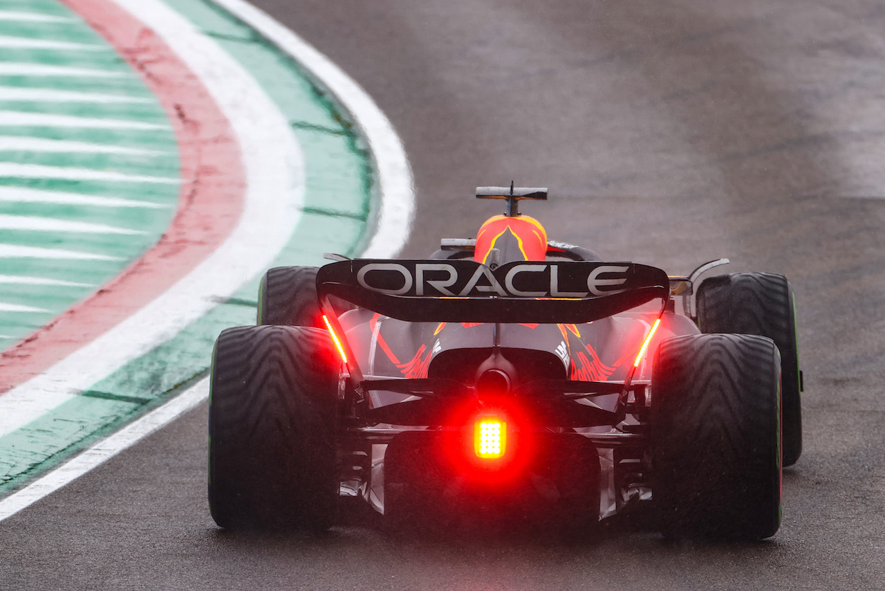 GP EMILIA ROMAGNA, Max Verstappen (NLD), Red Bull Racing 
22.04.2022. Formula 1 World Championship, Rd 4, Emilia Romagna Grand Prix, Imola, Italy, Qualifiche Day.
- www.xpbimages.com, EMail: requests@xpbimages.com ¬© Copyright: Charniaux / XPB Images