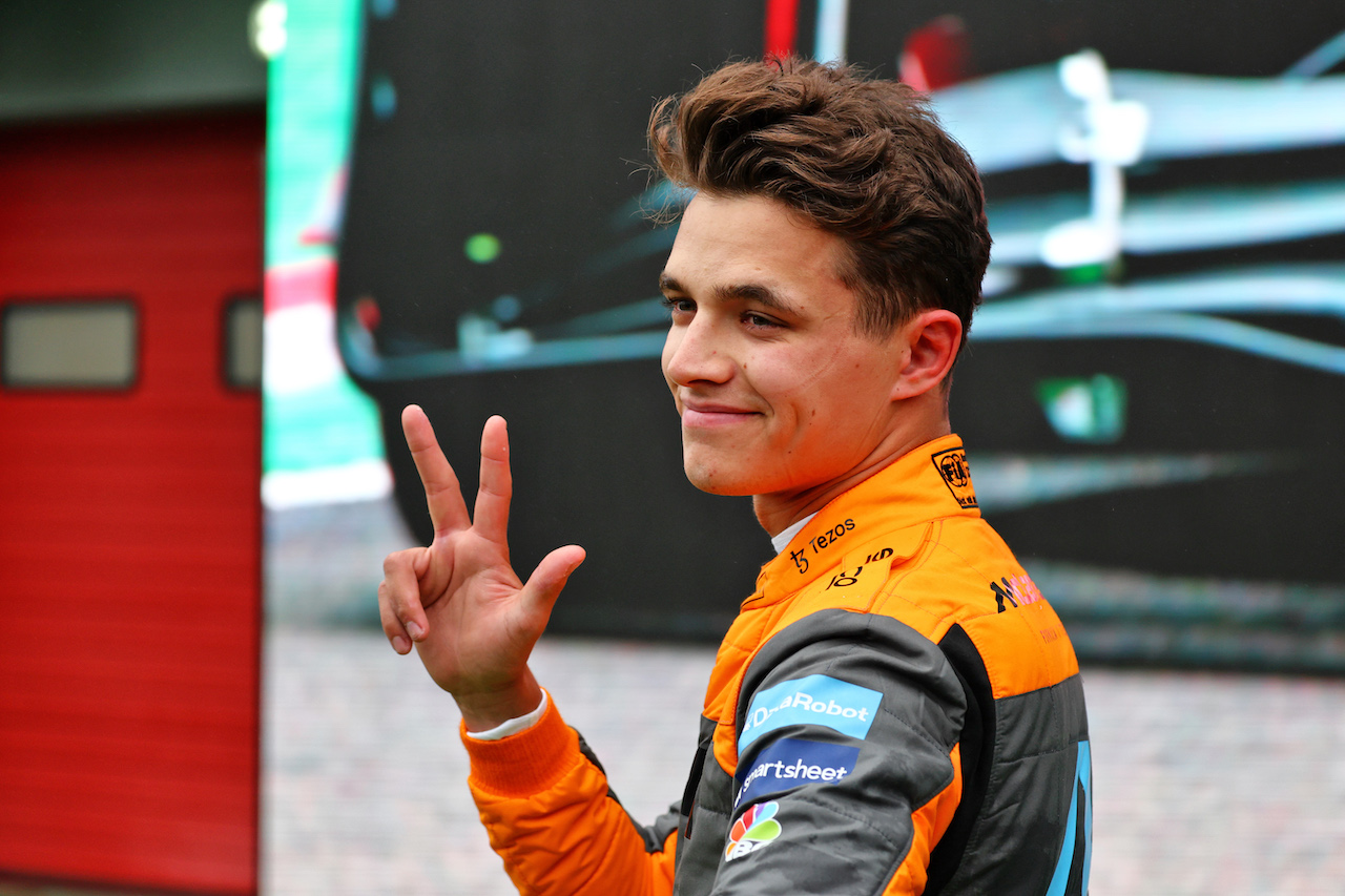 GP EMILIA ROMAGNA, Lando Norris (GBR) McLaren celebrates his third position in qualifying parc ferme.
22.04.2022. Formula 1 World Championship, Rd 4, Emilia Romagna Grand Prix, Imola, Italy, Qualifiche Day.
- www.xpbimages.com, EMail: requests@xpbimages.com © Copyright: Batchelor / XPB Images