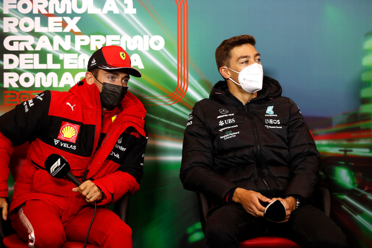 GP EMILIA ROMAGNA, (L to R): Charles Leclerc (MON) Ferrari e George Russell (GBR) Mercedes AMG F1 in the FIA Press Conference.
22.04.2022. Formula 1 World Championship, Rd 4, Emilia Romagna Grand Prix, Imola, Italy, Qualifiche Day.
- www.xpbimages.com, EMail: requests@xpbimages.com © Copyright: XPB Images