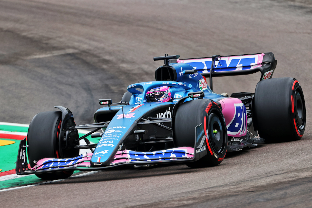GP EMILIA ROMAGNA, Esteban Ocon (FRA) Alpine F1 Team A522.
22.04.2022. Formula 1 World Championship, Rd 4, Emilia Romagna Grand Prix, Imola, Italy, Qualifiche Day.
- www.xpbimages.com, EMail: requests@xpbimages.com © Copyright: Charniaux / XPB Images