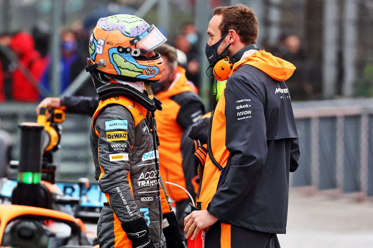 GP EMILIA ROMAGNA, Daniel Ricciardo (AUS) McLaren in qualifying parc ferme.
22.04.2022. Formula 1 World Championship, Rd 4, Emilia Romagna Grand Prix, Imola, Italy, Qualifiche Day.
- www.xpbimages.com, EMail: requests@xpbimages.com © Copyright: Batchelor / XPB Images