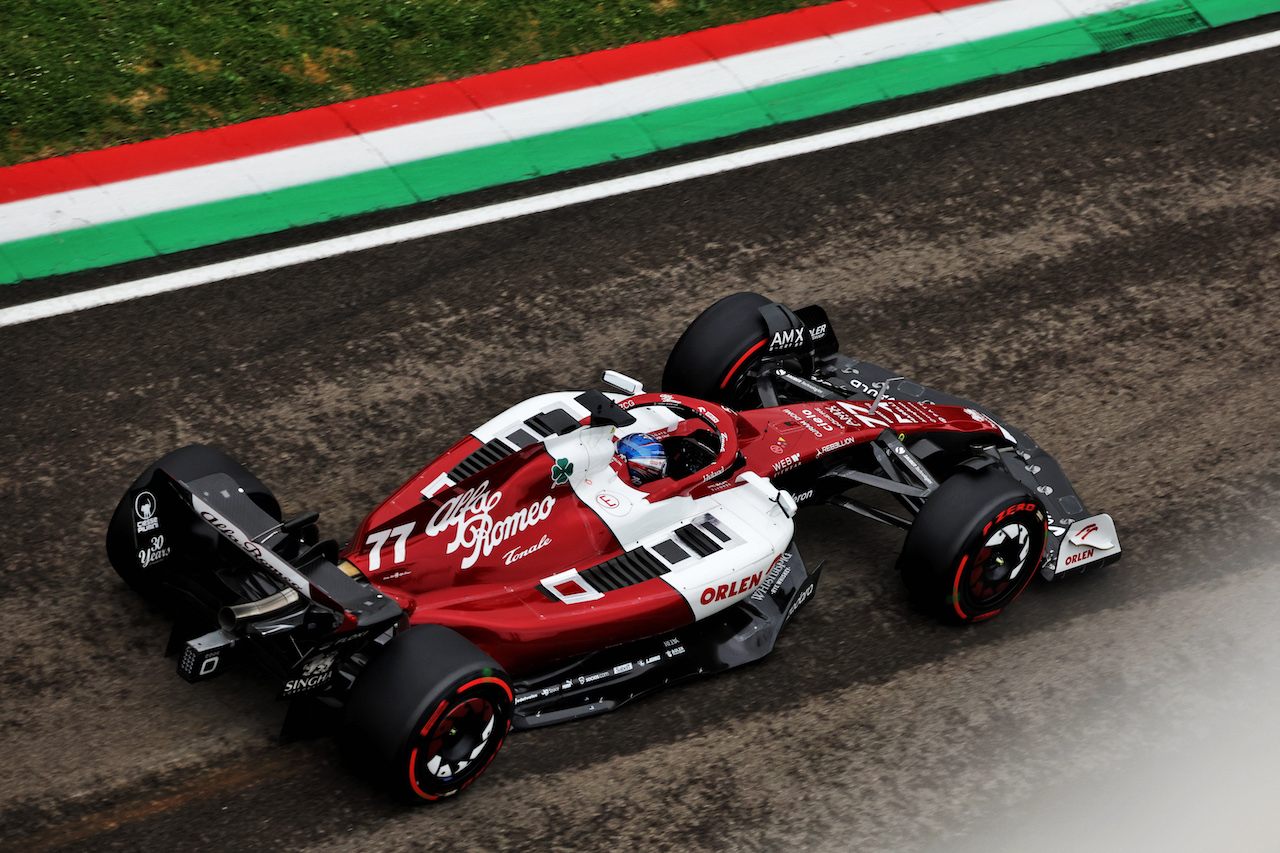 GP EMILIA ROMAGNA, Valtteri Bottas (FIN) Alfa Romeo F1 Team C42.
22.04.2022. Formula 1 World Championship, Rd 4, Emilia Romagna Grand Prix, Imola, Italy, Qualifiche Day.
- www.xpbimages.com, EMail: requests@xpbimages.com © Copyright: Bearne / XPB Images