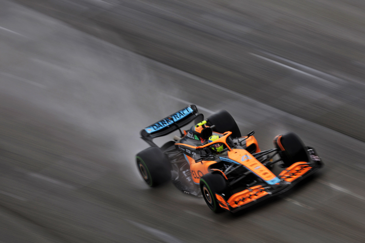 GP EMILIA ROMAGNA, Lando Norris (GBR) McLaren MCL36.
22.04.2022. Formula 1 World Championship, Rd 4, Emilia Romagna Grand Prix, Imola, Italy, Qualifiche Day.
- www.xpbimages.com, EMail: requests@xpbimages.com © Copyright: Bearne / XPB Images