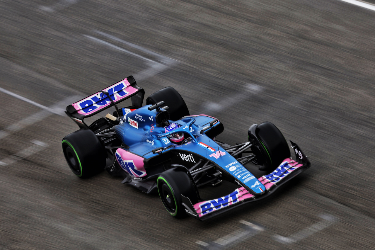 GP EMILIA ROMAGNA, Fernando Alonso (ESP) Alpine F1 Team A522.
22.04.2022. Formula 1 World Championship, Rd 4, Emilia Romagna Grand Prix, Imola, Italy, Qualifiche Day.
- www.xpbimages.com, EMail: requests@xpbimages.com © Copyright: Bearne / XPB Images