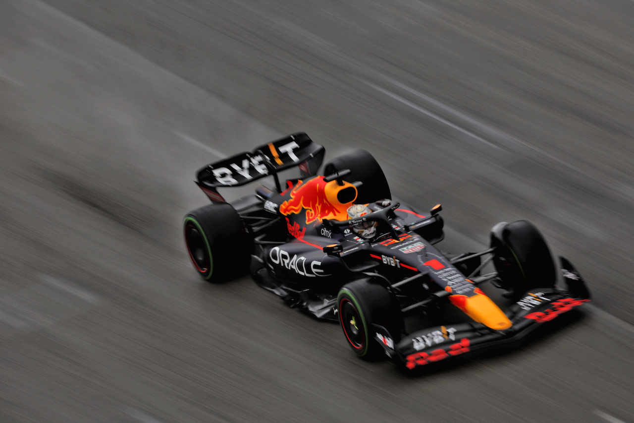 GP EMILIA ROMAGNA, Max Verstappen (NLD) Red Bull Racing RB18.
22.04.2022. Formula 1 World Championship, Rd 4, Emilia Romagna Grand Prix, Imola, Italy, Qualifiche Day.
- www.xpbimages.com, EMail: requests@xpbimages.com © Copyright: Bearne / XPB Images