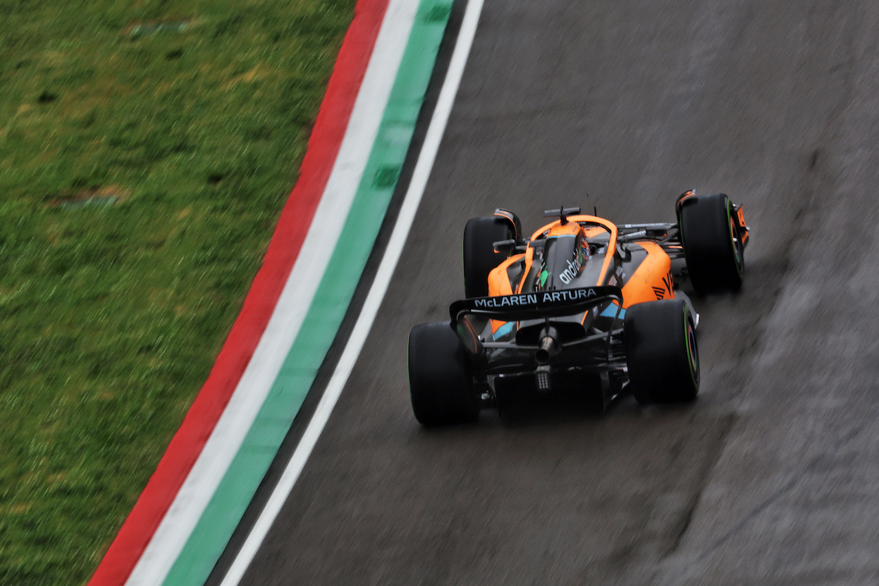 GP EMILIA ROMAGNA, Daniel Ricciardo (AUS) McLaren MCL36.
22.04.2022. Formula 1 World Championship, Rd 4, Emilia Romagna Grand Prix, Imola, Italy, Qualifiche Day.
- www.xpbimages.com, EMail: requests@xpbimages.com © Copyright: Bearne / XPB Images