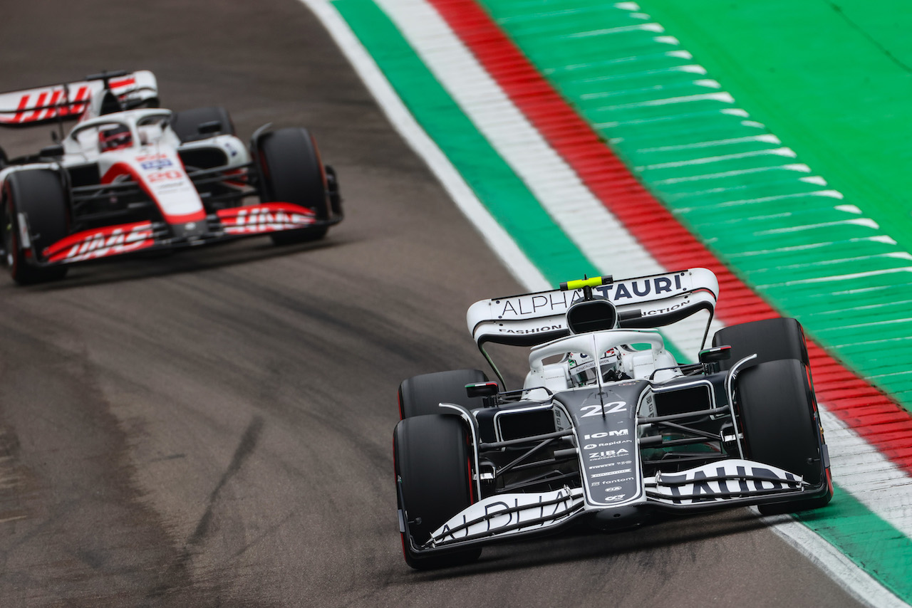GP EMILIA ROMAGNA, Yuki Tsunoda (JPN), Alpha Tauri 
22.04.2022. Formula 1 World Championship, Rd 4, Emilia Romagna Grand Prix, Imola, Italy, Qualifiche Day.
- www.xpbimages.com, EMail: requests@xpbimages.com ¬© Copyright: Charniaux / XPB Images
