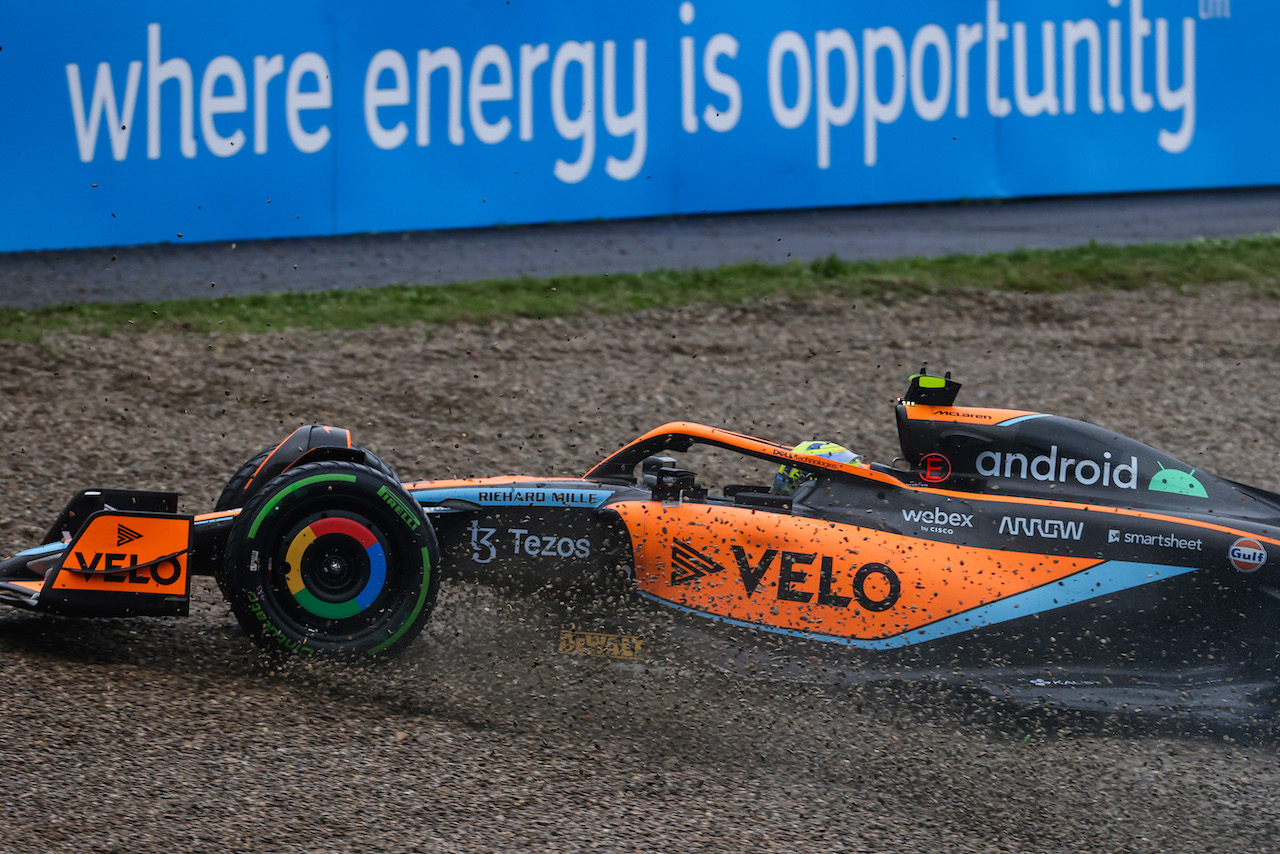 GP EMILIA ROMAGNA, Lando Norris (GBR), McLaren F1 Team 
22.04.2022. Formula 1 World Championship, Rd 4, Emilia Romagna Grand Prix, Imola, Italy, Qualifiche Day.
- www.xpbimages.com, EMail: requests@xpbimages.com ¬© Copyright: Charniaux / XPB Images