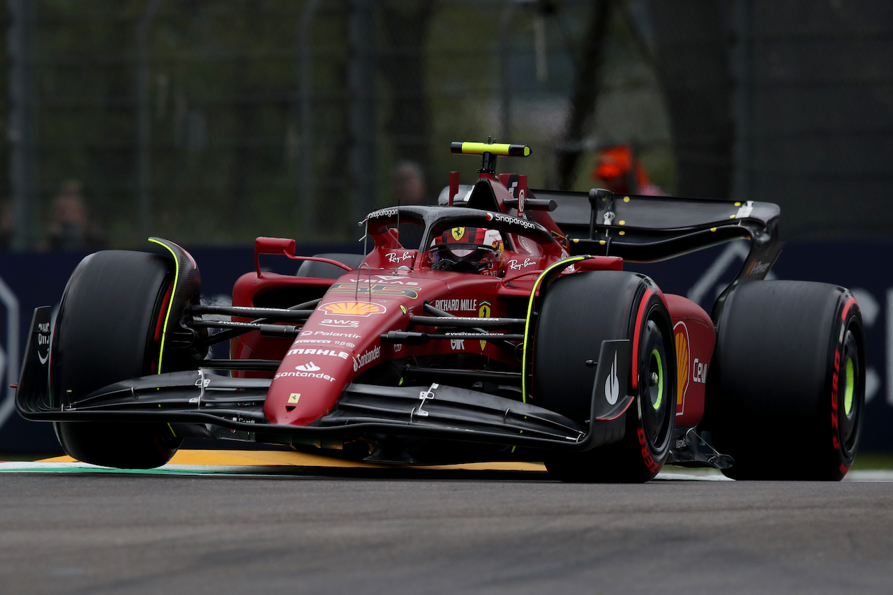 GP EMILIA ROMAGNA, Carlos Sainz Jr (ESP) Ferrari F1-75.
22.04.2022. Formula 1 World Championship, Rd 4, Emilia Romagna Grand Prix, Imola, Italy, Qualifiche Day.
 - www.xpbimages.com, EMail: requests@xpbimages.com © Copyright: Coates / XPB Images