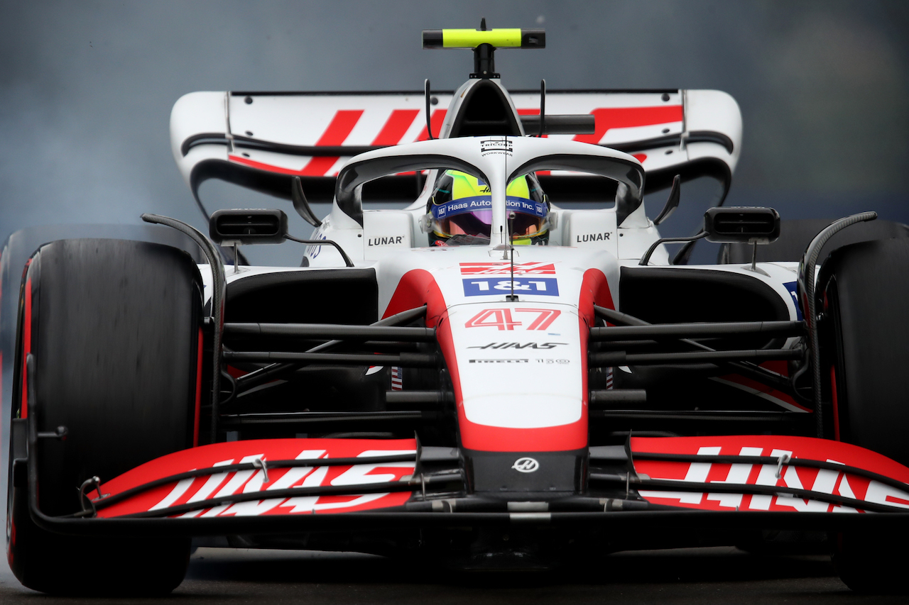 GP EMILIA ROMAGNA, Mick Schumacher (GER) Haas VF-22.
22.04.2022. Formula 1 World Championship, Rd 4, Emilia Romagna Grand Prix, Imola, Italy, Qualifiche Day.
 - www.xpbimages.com, EMail: requests@xpbimages.com © Copyright: Coates / XPB Images