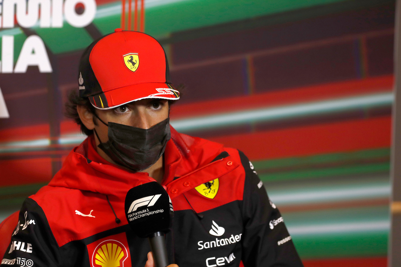 GP EMILIA ROMAGNA, Carlos Sainz Jr (ESP) Ferrari in the FIA Press Conference.
22.04.2022. Formula 1 World Championship, Rd 4, Emilia Romagna Grand Prix, Imola, Italy, Qualifiche Day.
- www.xpbimages.com, EMail: requests@xpbimages.com © Copyright: XPB Images