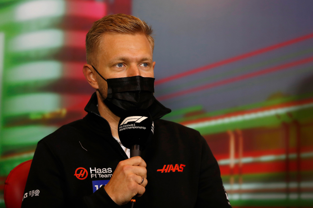 GP EMILIA ROMAGNA, Kevin Magnussen (DEN) Haas F1 Team in the FIA Press Conference.
22.04.2022. Formula 1 World Championship, Rd 4, Emilia Romagna Grand Prix, Imola, Italy, Qualifiche Day.
- www.xpbimages.com, EMail: requests@xpbimages.com © Copyright: XPB Images
