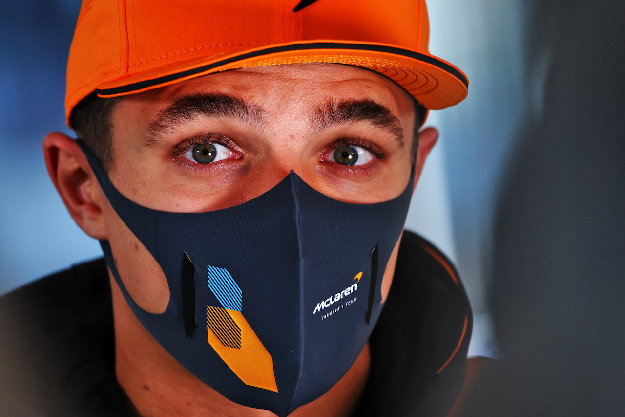 GP EMILIA ROMAGNA, Lando Norris (GBR) McLaren.
22.04.2022. Formula 1 World Championship, Rd 4, Emilia Romagna Grand Prix, Imola, Italy, Qualifiche Day.
- www.xpbimages.com, EMail: requests@xpbimages.com © Copyright: Batchelor / XPB Images