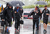 GP EMILIA ROMAGNA, (L to R): Otmar Szafnauer (USA) Alpine F1 Team, Team Principal e Ron Meadows (GBR) Mercedes GP Team Manager.
22.04.2022. Formula 1 World Championship, Rd 4, Emilia Romagna Grand Prix, Imola, Italy, Qualifiche Day.
 - www.xpbimages.com, EMail: requests@xpbimages.com © Copyright: Coates / XPB Images