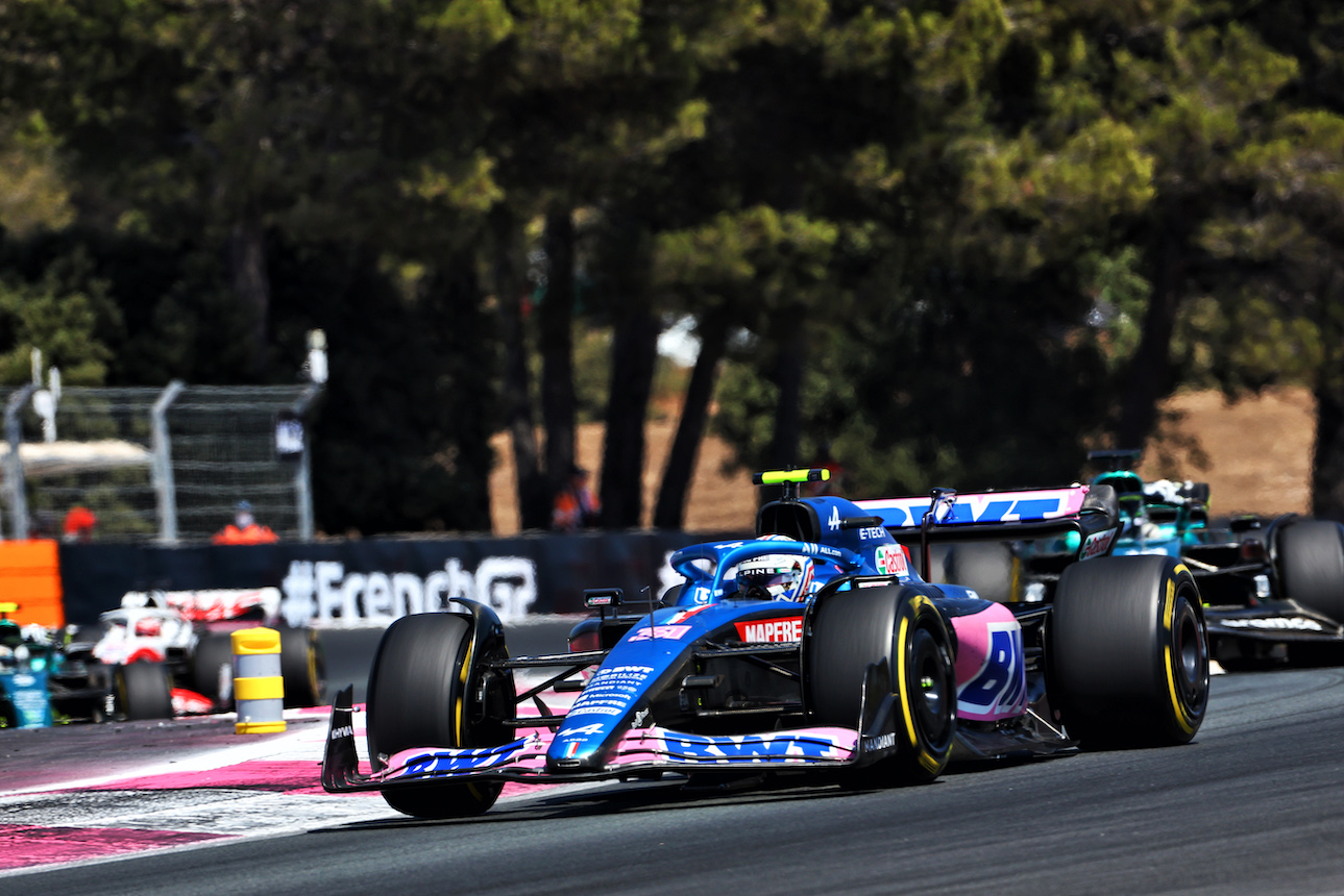 GP FRANCIA, Esteban Ocon (FRA) Alpine F1 Team A522.
24.07.2022. Formula 1 World Championship, Rd 12, French Grand Prix, Paul Ricard, France, Gara Day.
- www.xpbimages.com, EMail: requests@xpbimages.com © Copyright: Charniaux / XPB Images