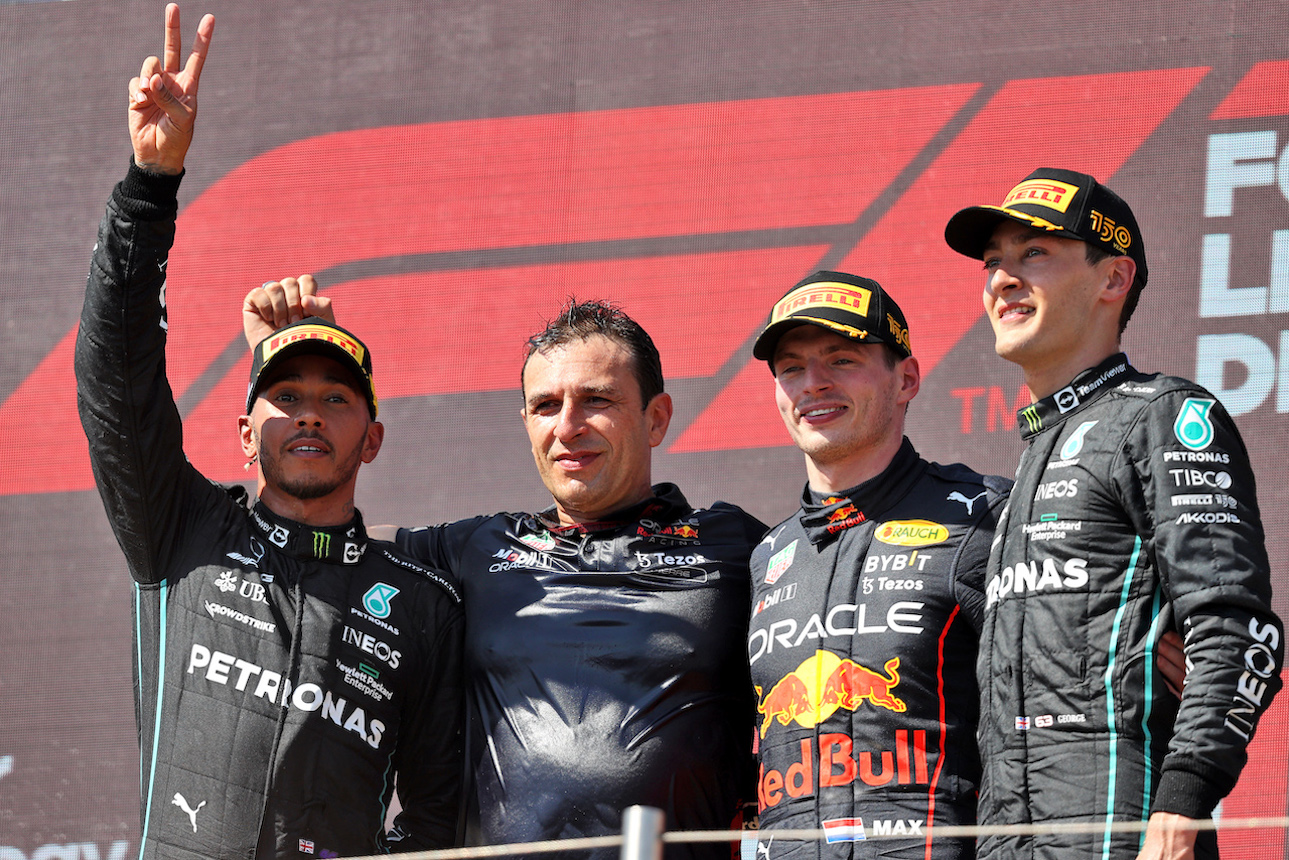 GP FRANCIA, The podium (L to R): Lewis Hamilton (GBR) Mercedes AMG F1, second; Pierre Wache (FRA) Red Bull Racing Technical Director; Max Verstappen (NLD) Red Bull Racing, vincitore; George Russell (GBR) Mercedes AMG F1, third.
24.07.2022. Formula 1 World Championship, Rd 12, French Grand Prix, Paul Ricard, France, Gara Day.
- www.xpbimages.com, EMail: requests@xpbimages.com © Copyright: Moy / XPB Images