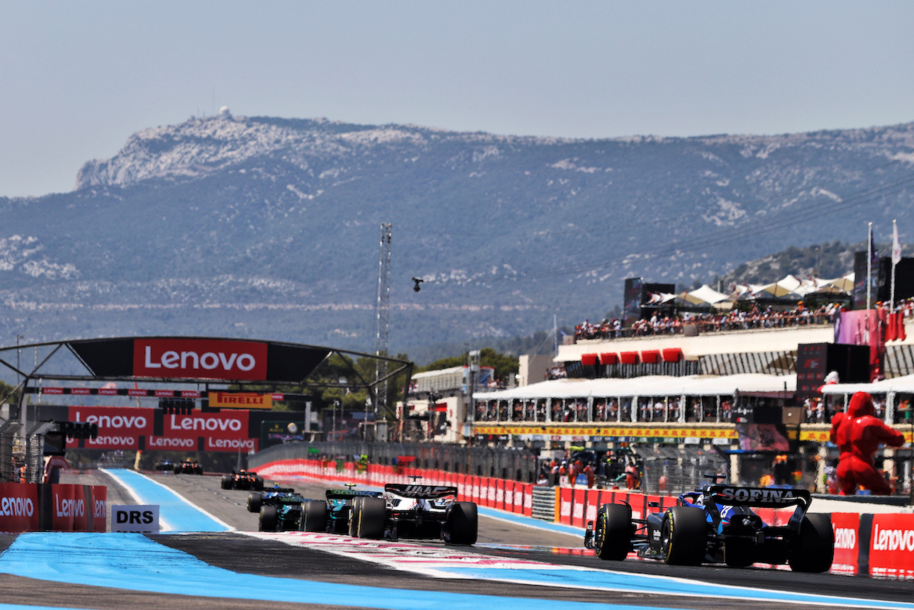 GP FRANCIA, Alexander Albon (THA) Williams Racing FW44.
24.07.2022. Formula 1 World Championship, Rd 12, French Grand Prix, Paul Ricard, France, Gara Day.
- www.xpbimages.com, EMail: requests@xpbimages.com © Copyright: Moy / XPB Images