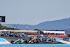 GP FRANCIA, Lewis Hamilton (GBR) Mercedes AMG F1 W13 at the partenza of the race.
24.07.2022. Formula 1 World Championship, Rd 12, French Grand Prix, Paul Ricard, France, Gara Day.
- www.xpbimages.com, EMail: requests@xpbimages.com © Copyright: Bearne / XPB Images