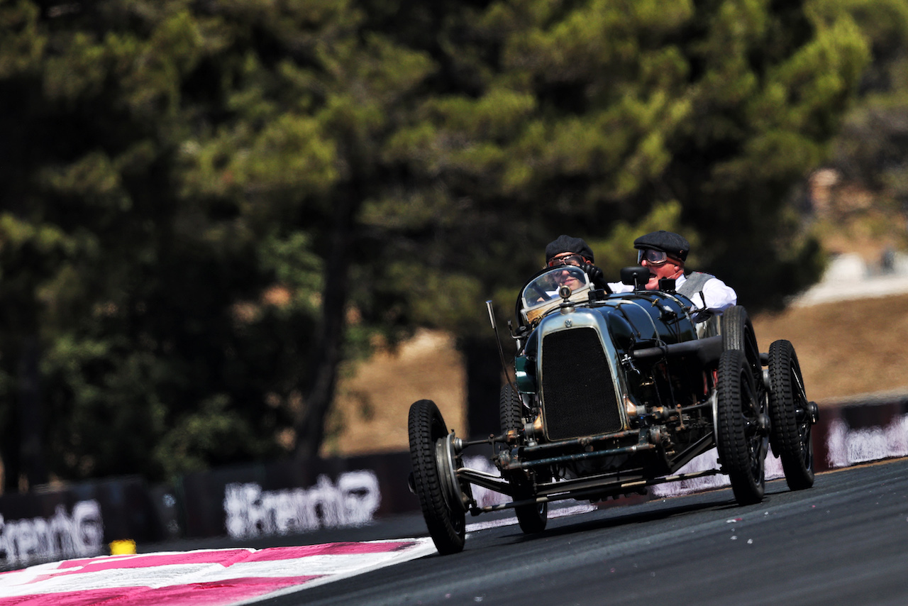 GP FRANCIA, Sebastian Vettel (GER) Aston Martin F1 Team with Johnny Herbert (GBR) Sky Sports F1 Presenter in the 1922 Aston Martin 'Green Pea'.
21.07.2022. Formula 1 World Championship, Rd 12, French Grand Prix, Paul Ricard, France, Preparation Day.
- www.xpbimages.com, EMail: requests@xpbimages.com © Copyright: Moy / XPB Images