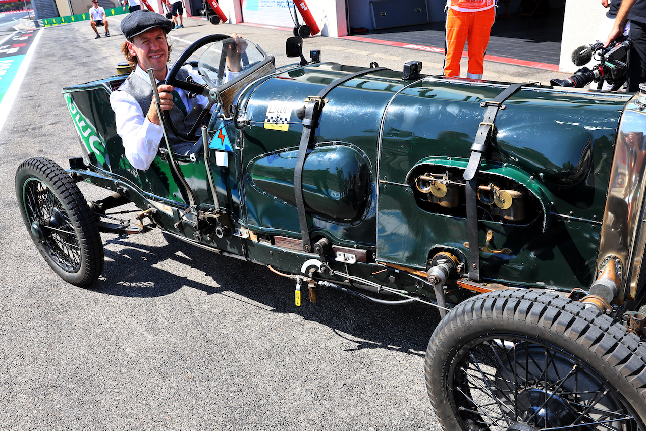 GP FRANCIA, Sebastian Vettel (GER) Aston Martin F1 Team in the 1922 Aston Martin 'Green Pea'. 
21.07.2022. Formula 1 World Championship, Rd 12, French Grand Prix, Paul Ricard, France, Preparation Day.
- www.xpbimages.com, EMail: requests@xpbimages.com © Copyright: Batchelor / XPB Images