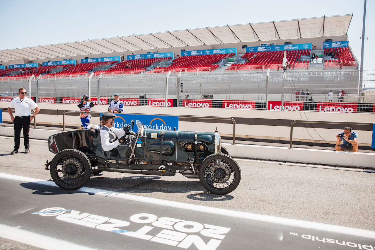 GP FRANCIA, Sebastian Vettel (GER) Aston Martin F1 Team with Johnny Herbert (GBR) Sky Sports F1 Presenter in the 1922 Aston Martin 'Green Pea'.
21.07.2022. Formula 1 World Championship, Rd 12, French Grand Prix, Paul Ricard, France, Preparation Day.
- www.xpbimages.com, EMail: requests@xpbimages.com © Copyright: Bearne / XPB Images