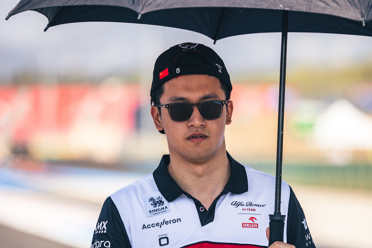 GP FRANCIA, Guanyu Zhou (CHN) Alfa Romeo F1 Team walks the circuit.
21.07.2022. Formula 1 World Championship, Rd 12, French Grand Prix, Paul Ricard, France, Preparation Day.
- www.xpbimages.com, EMail: requests@xpbimages.com © Copyright: Bearne / XPB Images