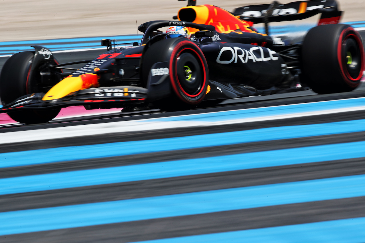 GP FRANCIA, Sergio Perez (MEX) Red Bull Racing RB18.
23.07.2022. Formula 1 World Championship, Rd 12, French Grand Prix, Paul Ricard, France, Qualifiche Day.
 - www.xpbimages.com, EMail: requests@xpbimages.com © Copyright: Coates / XPB Images