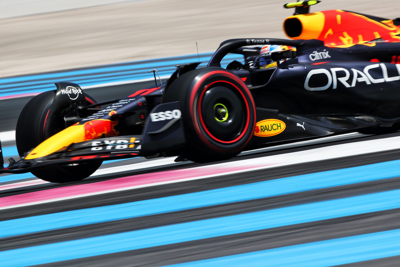 GP FRANCIA, Sergio Perez (MEX) Red Bull Racing RB18.
23.07.2022. Formula 1 World Championship, Rd 12, French Grand Prix, Paul Ricard, France, Qualifiche Day.
 - www.xpbimages.com, EMail: requests@xpbimages.com © Copyright: Coates / XPB Images
