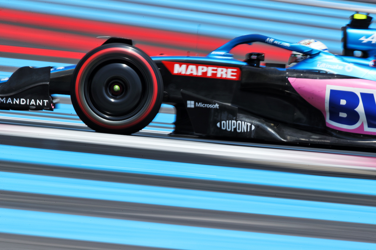 GP FRANCIA, Esteban Ocon (FRA) Alpine F1 Team A522.
23.07.2022. Formula 1 World Championship, Rd 12, French Grand Prix, Paul Ricard, France, Qualifiche Day.
 - www.xpbimages.com, EMail: requests@xpbimages.com © Copyright: Coates / XPB Images