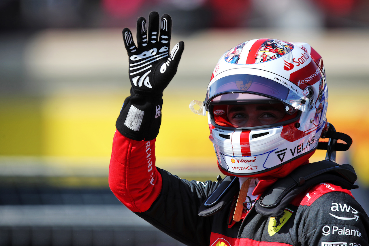 GP FRANCIA, Charles Leclerc (MON) Ferrari celebrates his pole position in qualifying parc ferme.
23.07.2022. Formula 1 World Championship, Rd 12, French Grand Prix, Paul Ricard, France, Qualifiche Day.
 - www.xpbimages.com, EMail: requests@xpbimages.com © Copyright: Coates / XPB Images