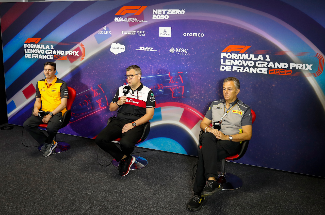 GP FRANCIA, (L to R): James Key (GBR) McLaren Technical Director; Jan Monchaux, Alfa Romeo F1 Team Technical Director; e Mario Isola (ITA) Pirelli Racing Manager, in the FIA Press Conference.
23.07.2022. Formula 1 World Championship, Rd 12, French Grand Prix, Paul Ricard, France, Qualifiche Day.
- www.xpbimages.com, EMail: requests@xpbimages.com © Copyright: XPB Images