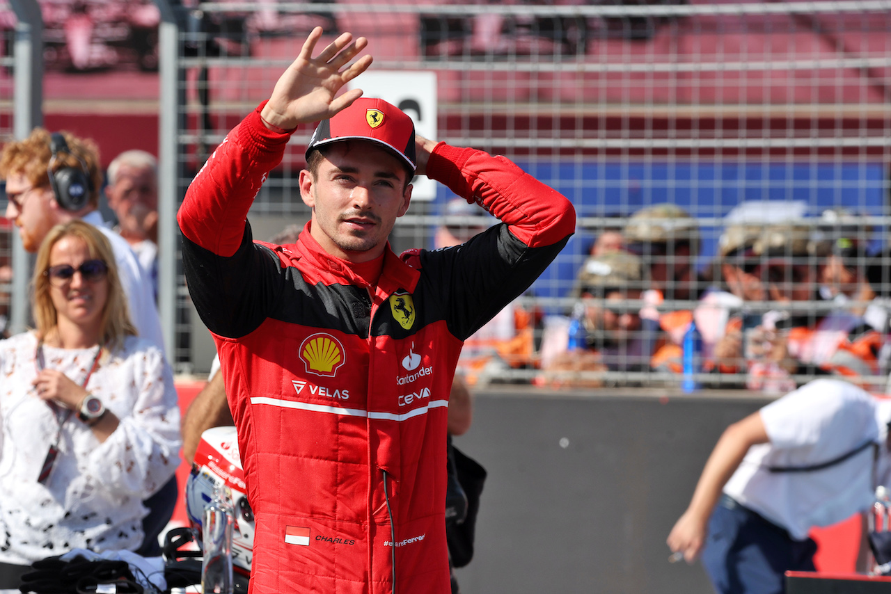 GP FRANCIA, Charles Leclerc (MON) Ferrari celebrates his pole position in qualifying parc ferme.
23.07.2022. Formula 1 World Championship, Rd 12, French Grand Prix, Paul Ricard, France, Qualifiche Day.
- www.xpbimages.com, EMail: requests@xpbimages.com © Copyright: Bearne / XPB Images