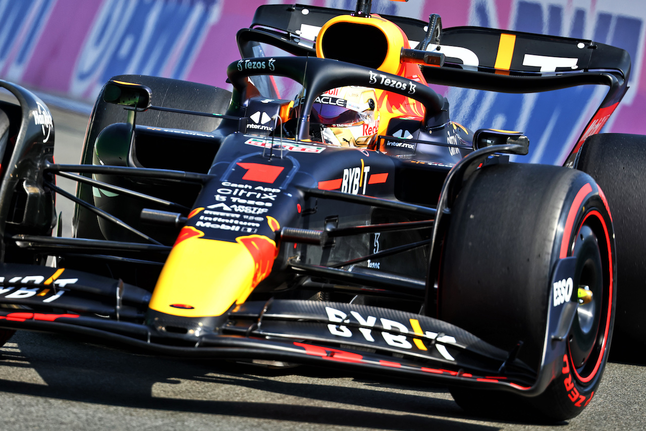 GP FRANCIA, Max Verstappen (NLD) Red Bull Racing RB18.
23.07.2022. Formula 1 World Championship, Rd 12, French Grand Prix, Paul Ricard, France, Qualifiche Day.
- www.xpbimages.com, EMail: requests@xpbimages.com © Copyright: Batchelor / XPB Images