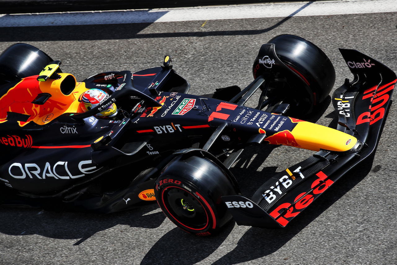 GP FRANCIA, Sergio Perez (MEX) Red Bull Racing RB18.
23.07.2022. Formula 1 World Championship, Rd 12, French Grand Prix, Paul Ricard, France, Qualifiche Day.
 - www.xpbimages.com, EMail: requests@xpbimages.com © Copyright: Coates / XPB Images
