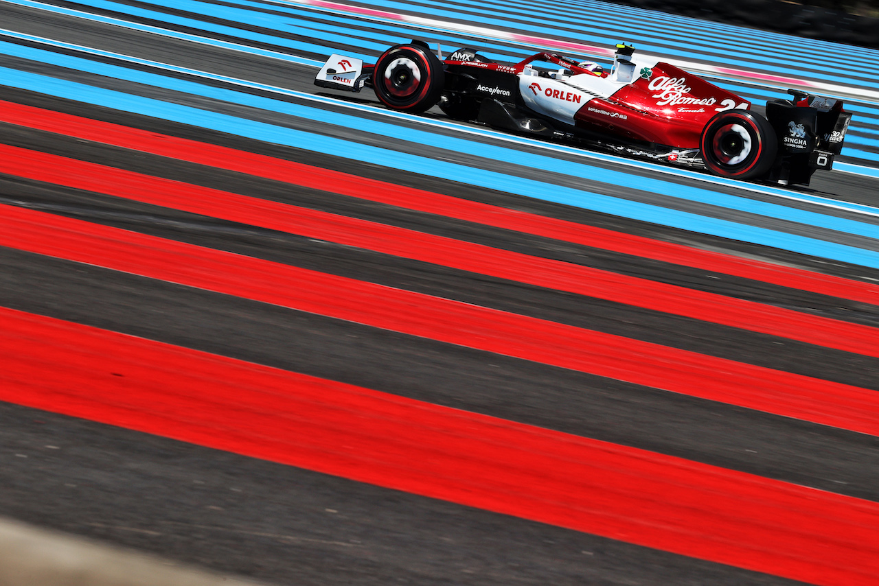 GP FRANCIA, Guanyu Zhou (CHN) Alfa Romeo F1 Team C42.
22.07.2022. Formula 1 World Championship, Rd 12, French Grand Prix, Paul Ricard, France, Practice Day.
- www.xpbimages.com, EMail: requests@xpbimages.com © Copyright: Moy / XPB Images