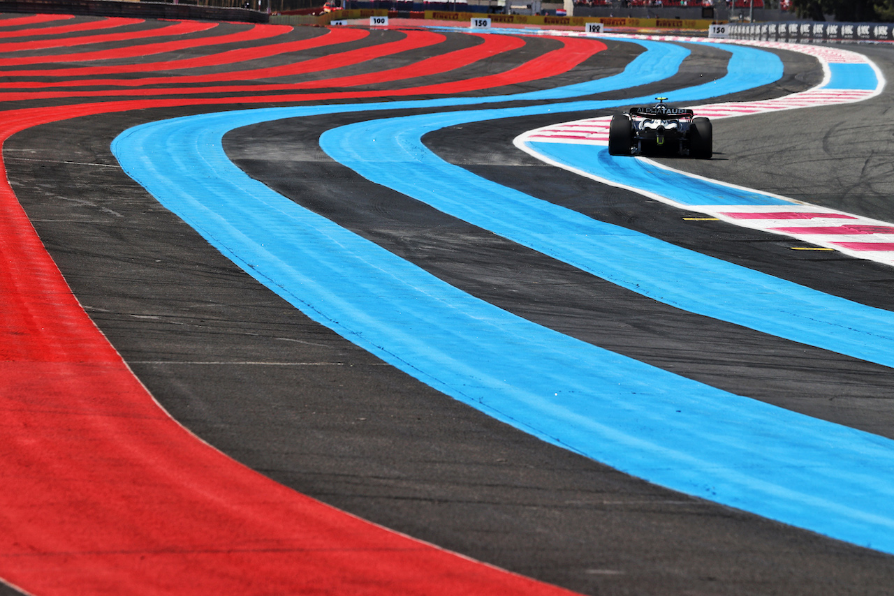 GP FRANCIA, Yuki Tsunoda (JPN) AlphaTauri AT03.
22.07.2022. Formula 1 World Championship, Rd 12, French Grand Prix, Paul Ricard, France, Practice Day.
- www.xpbimages.com, EMail: requests@xpbimages.com © Copyright: Moy / XPB Images