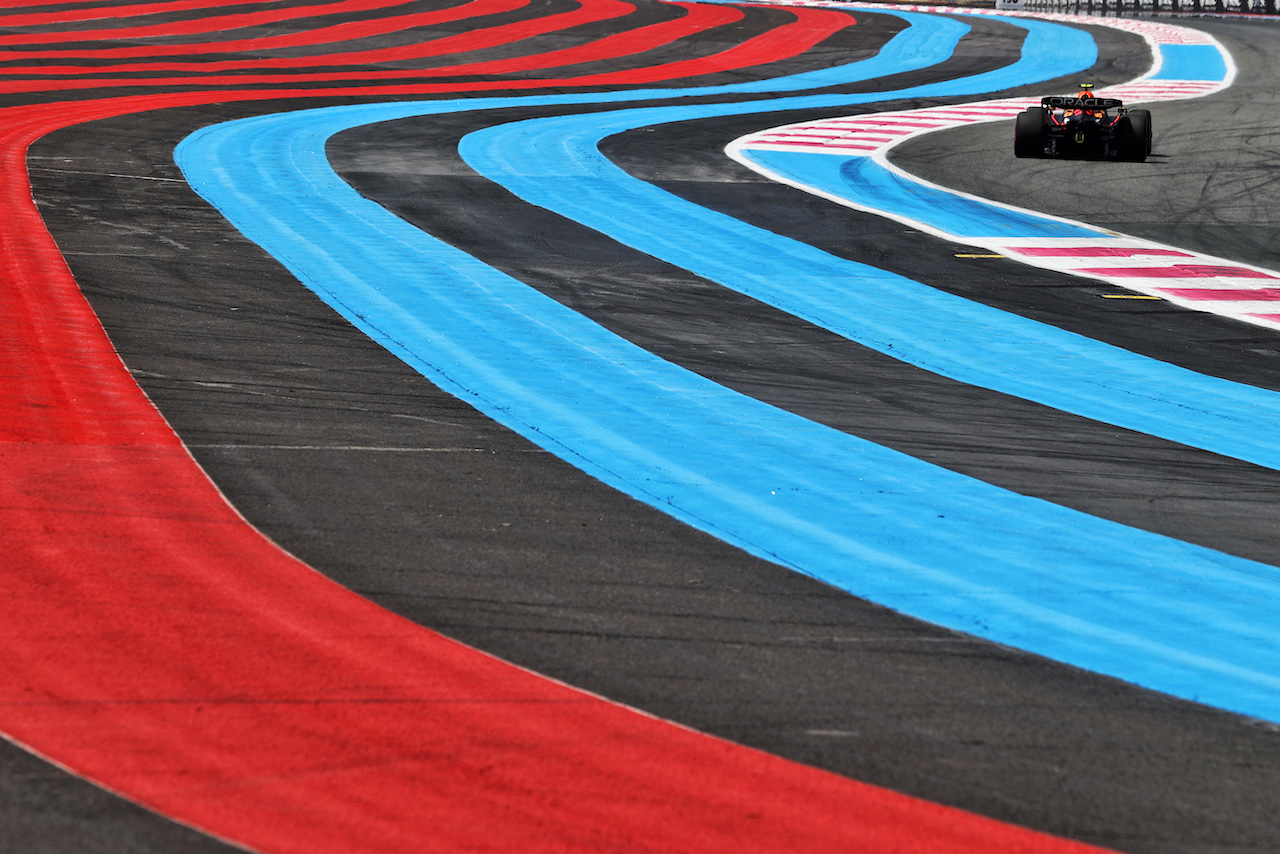 GP FRANCIA, Sergio Perez (MEX) Red Bull Racing RB18.
22.07.2022. Formula 1 World Championship, Rd 12, French Grand Prix, Paul Ricard, France, Practice Day.
- www.xpbimages.com, EMail: requests@xpbimages.com © Copyright: Moy / XPB Images